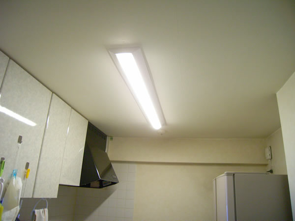 キッチンの照明を交換させていただきました 神奈川県川崎市マンションにお住まいのお客様 てるくにでんきの毎日は照明器具の毎日