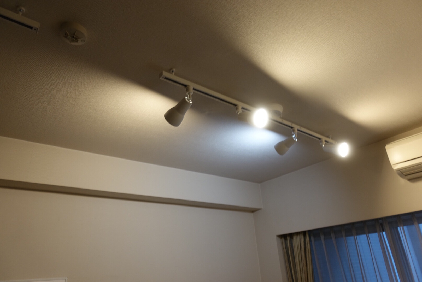 配線ダクトレール用ベースライト – てるくにでんき 照明器具の実例集